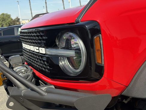 Used 2021 Ford Bronco Wildtrak AWD/4WD image 9