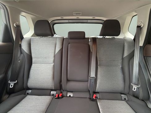 Used 2022 Nissan Rogue SV FWD image 17
