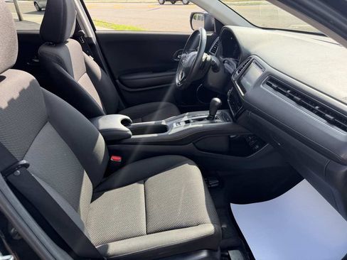 Used 2018 Honda HR-V EX image 18