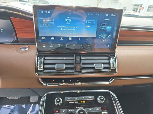 Used 2024 Lincoln Navigator Reserve image 22