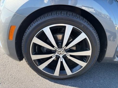 Used 2013 Volkswagen Beetle TDI image 10
