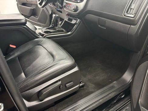 Used 2016 GMC Canyon SLT image 33