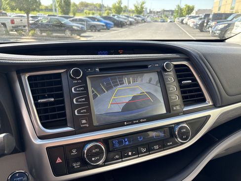 Used 2017 Toyota Highlander Limited image 25