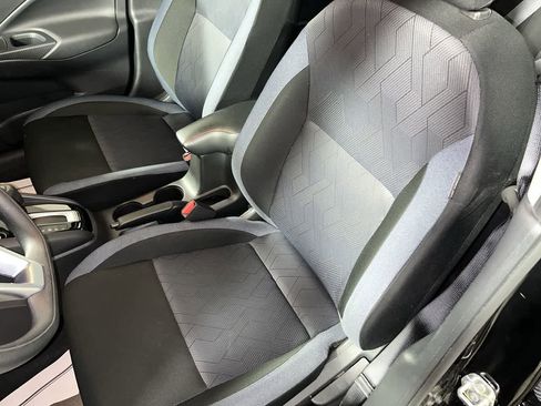 Used 2025 Nissan Versa SV FWD image 15