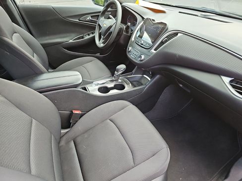 Used 2025 Chevrolet Malibu LT FWD image 10