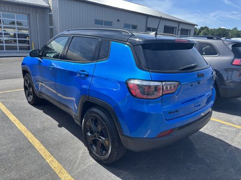 Used 2019 Jeep Compass Latitude AWD/4WD image 4
