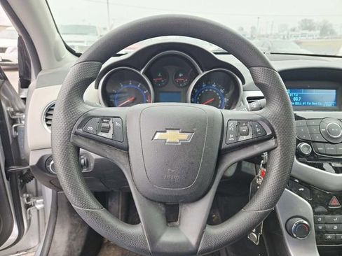Used 2016 Chevrolet Cruze LT image 6