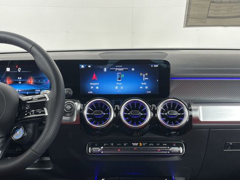 New 2026 Mercedes-Benz GLB 35 AMG 4MATIC image 17