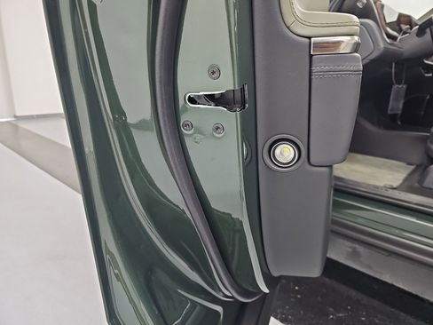 Used 2022 Rivian R1T Adventure AWD/4WD image 30