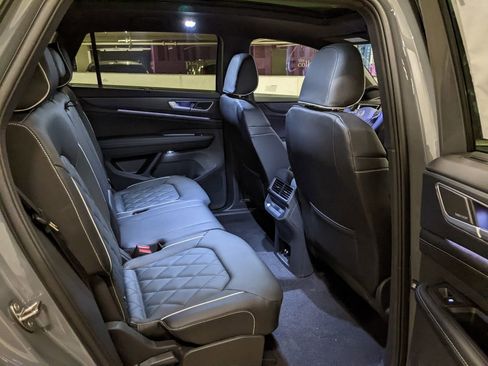 New 2026 Volkswagen Atlas Cross Sport SEL Premium R-Line AWD/4WD image 25