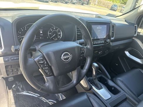 Used 2022 Nissan Frontier SV w/ SV Premium Package AWD/4WD image 16