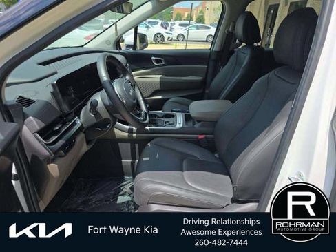 Certified 2026 Kia Carnival FWD image 10