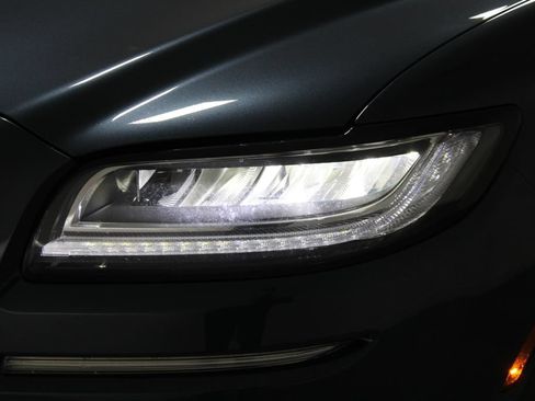 Used 2023 Lincoln Nautilus AWD w/ Premium Package image 53