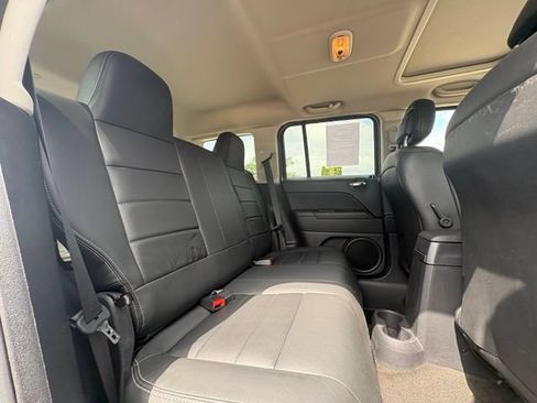 Used 2015 Jeep Patriot High Altitude AWD/4WD image 25