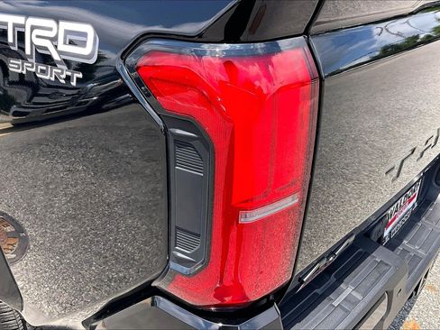 Used 2024 Toyota Tacoma TRD Sport w/ TRD Sport Upgrade Package AWD/4WD image 33