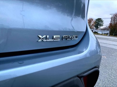 Used 2023 Toyota Highlander XLE image 30