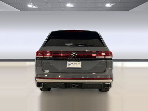 Used 2024 Volkswagen Atlas Peak Edition SEL AWD/4WD image 10