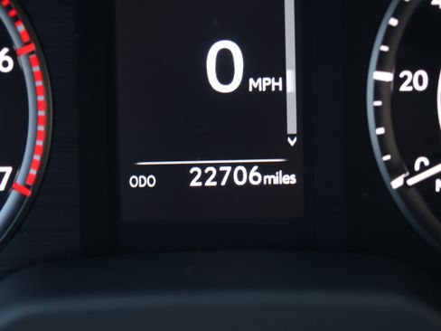 Used 2022 Lexus GX 460 Premium w/ Premium Package image 21