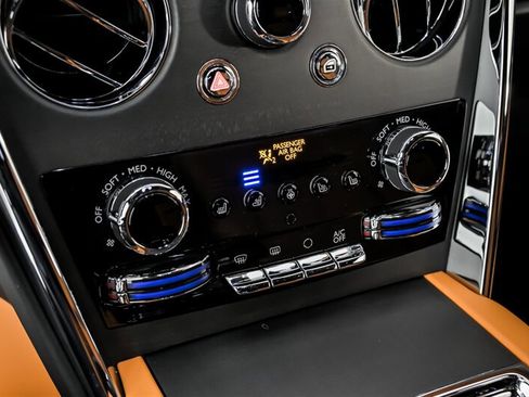 Used 2022 Rolls-Royce Cullinan AWD/4WD image 37