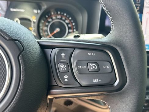 New 2026 Jeep Wrangler Unlimited Rubicon AWD/4WD image 10