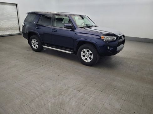 Used 2017 Toyota 4Runner SR5 AWD/4WD image 11