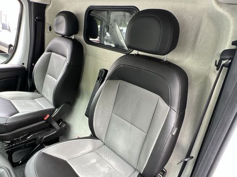Used 2025 RAM ProMaster 2500 w/ Convenience Group FWD image 15