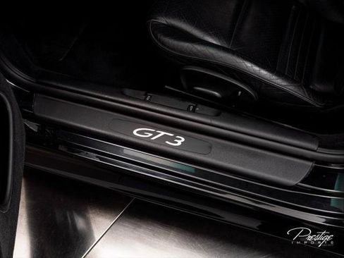 Used 2004 Porsche 911 GT3 RWD image 22