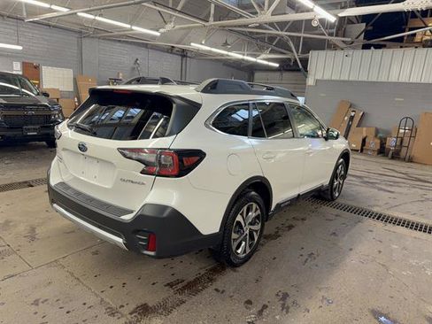 Used 2022 Subaru Outback Limited image 19