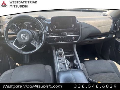 Used 2022 Nissan Pathfinder SV image 15