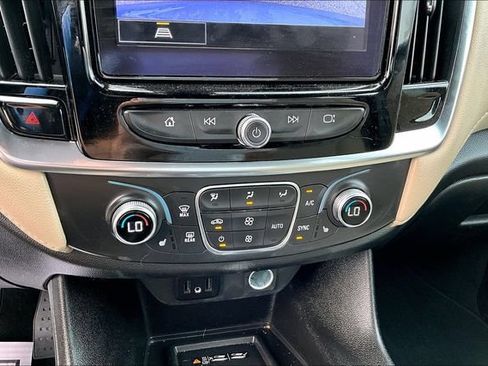 Used 2023 Chevrolet Traverse LT w/ LPO, Cargo Package AWD/4WD image 33