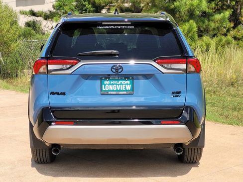 Used 2025 Toyota RAV4 XSE image 5