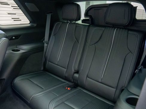 New 2026 Cadillac Vistiq Sport w/ LPO, Floor Liner Package image 19