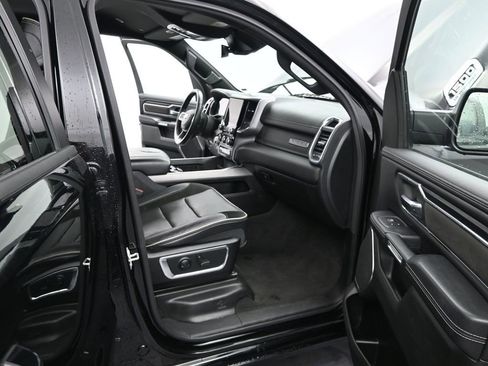 Used 2024 RAM 1500 Laramie image 17