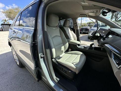 Used 2023 Cadillac XT4 Luxury image 32
