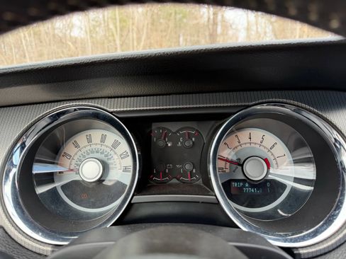 Used 2010 Ford Mustang GT Premium image 22