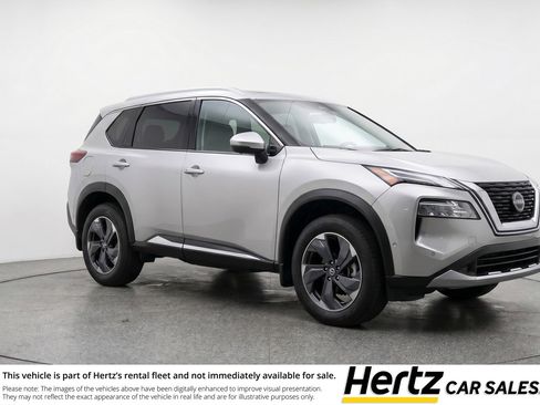 Used 2025 Nissan Rogue SV FWD image 1