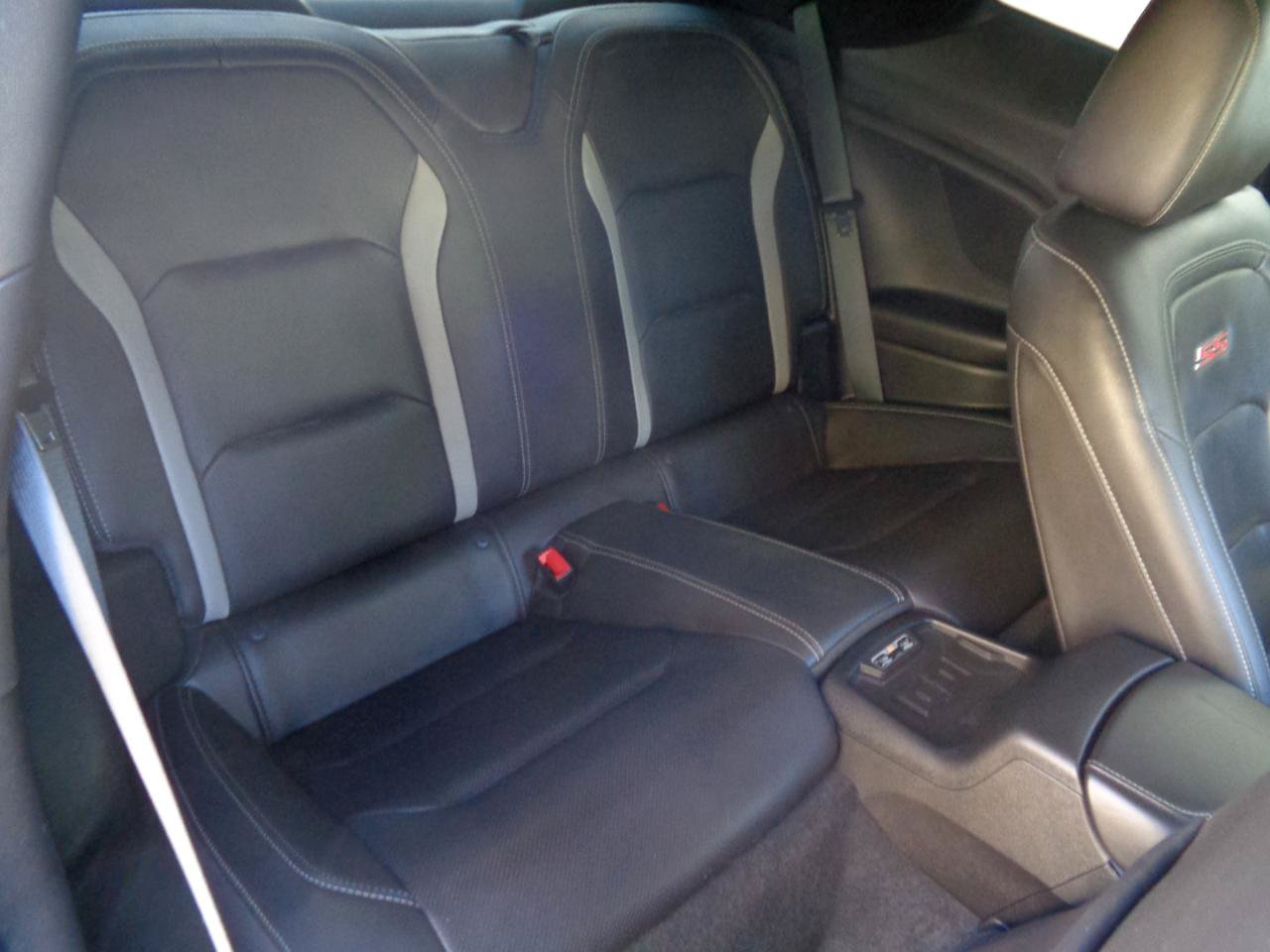 Used 2018 Chevrolet Camaro SS RWD image 8