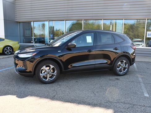 Used 2026 Ford Escape ST-Line AWD/4WD image 2