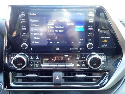 Used 2021 Toyota Highlander Limited AWD/4WD image 28