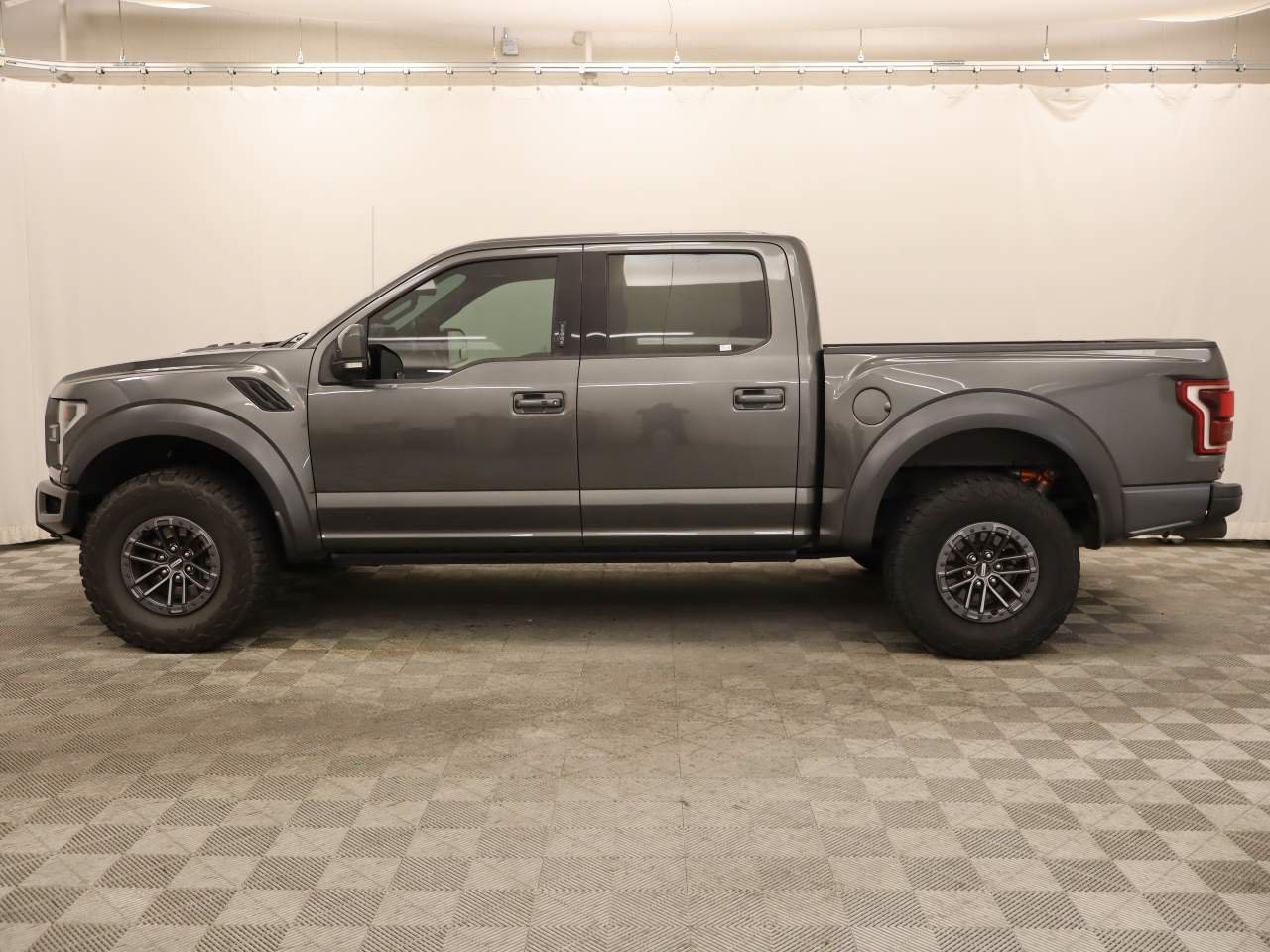 Used 2019 Ford F150 Raptor w/ Equipment Group 802A Luxury AWD/4WD image 2