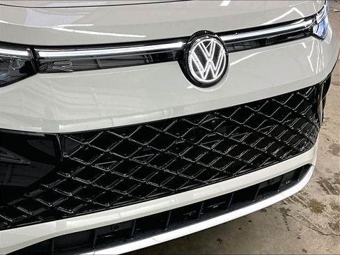 New 2026 Volkswagen Tiguan SEL R-Line image 35