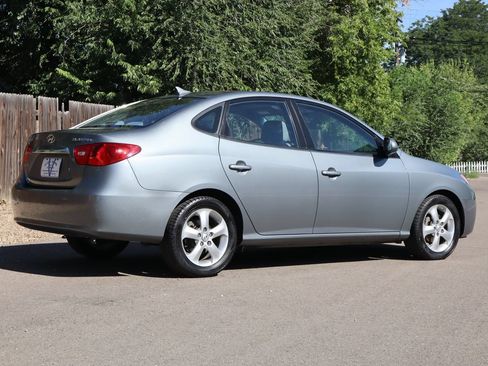 Used 2010 Hyundai Elantra SE FWD image 5