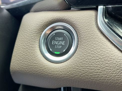 Used 2024 GMC Canyon Denali image 27