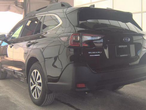 Used 2025 Subaru Outback Premium AWD/4WD image 3