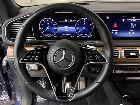 Used 2024 Mercedes-Benz Maybach GLS 600 4MATIC image 29