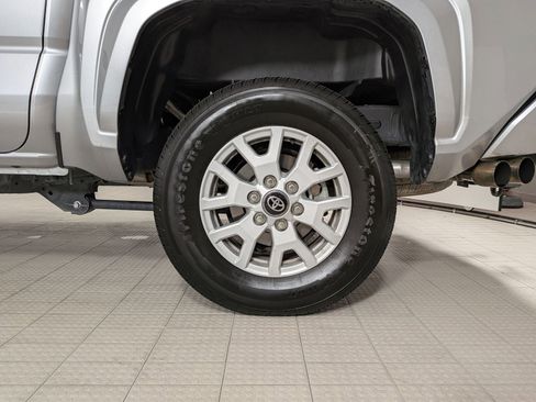 Used 2025 Toyota Tacoma SR5 AWD/4WD image 27