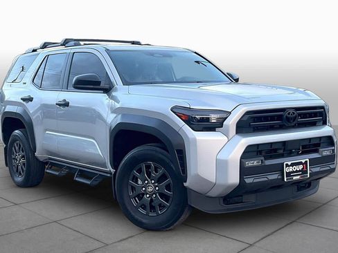 Used 2025 Toyota 4Runner SR5 AWD/4WD image 3