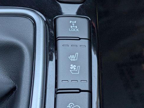 Used 2025 Kia Seltos SX w/ SX Sunroof Package image 25