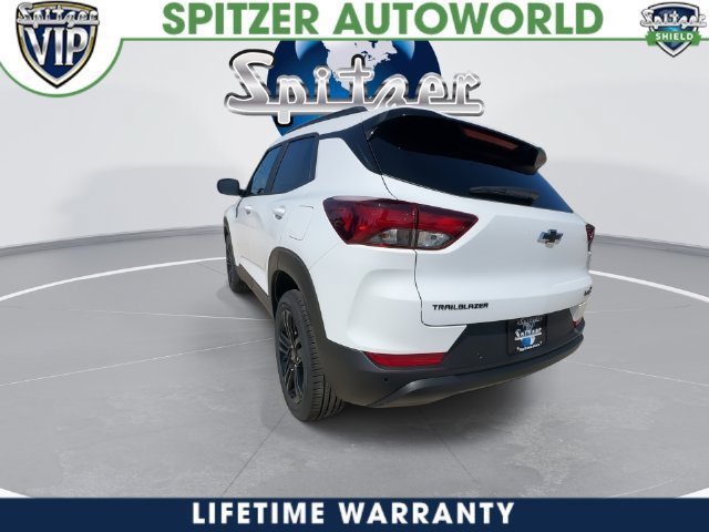 New 2026 Chevrolet TrailBlazer LT w/ Midnight Edition FWD image 7