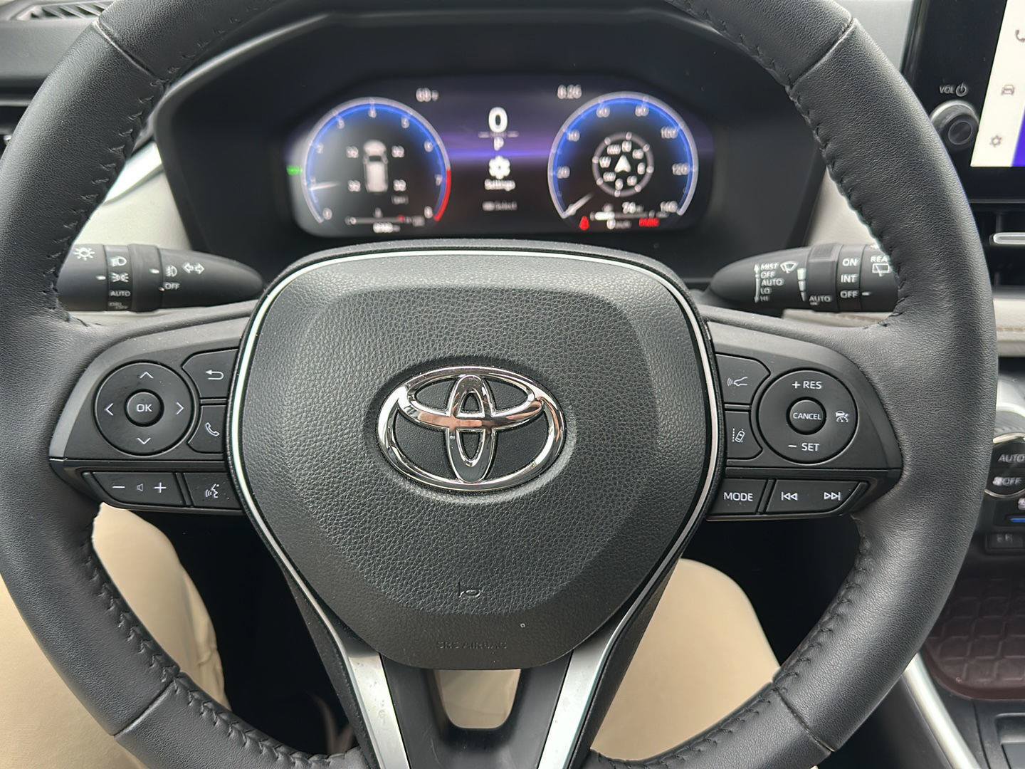 Used 2025 Toyota RAV4 Limited w/ Weather Package AWD/4WD image 14